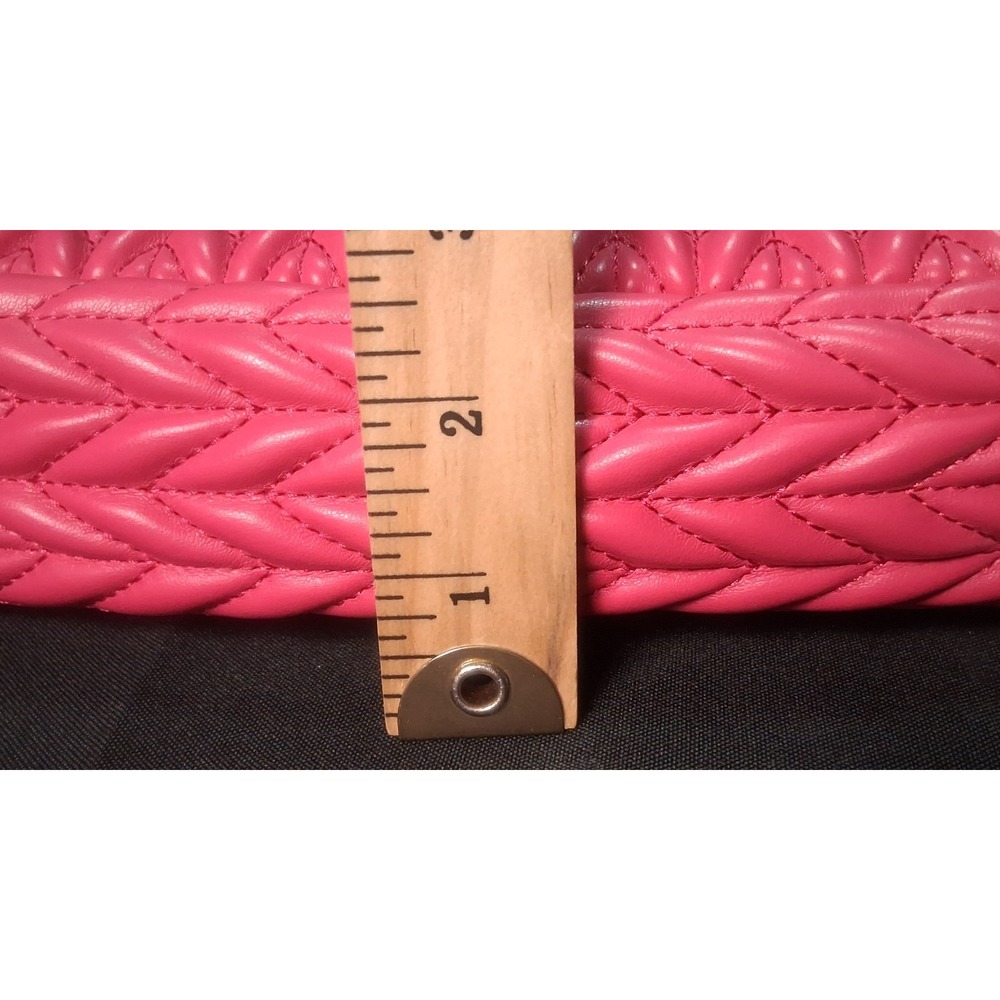Urban Expressions Crossbody Bag Hot Pink Quilted 9 x 6 x 2.5 - Picture 2 of 7